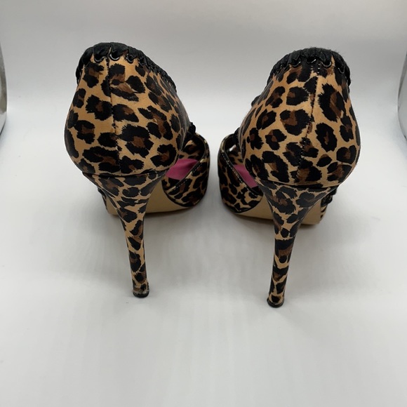 Betsey Johnson Leopard print heels - Picture 5 of 11